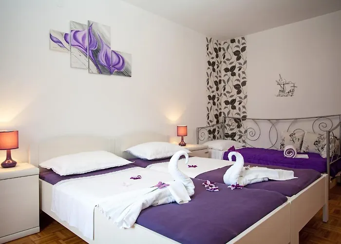 Family-friendly With Swimming Pool Sustjepan, - 17308 Apartament Dubrownik
