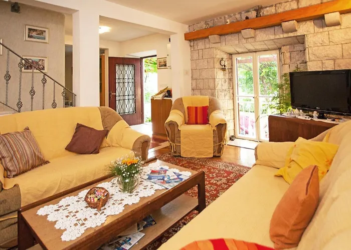 Family-friendly With Swimming Pool Sustjepan, - 17308 Apartament