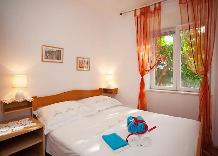 Family-friendly With Swimming Pool Sustjepan, - 17308 Dubrownik