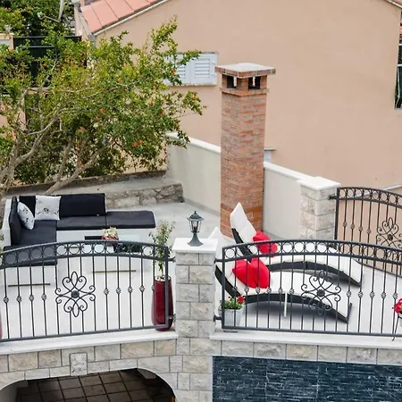 Family-friendly With Swimming Pool Sustjepan, - 17308 Διαμέρισμα *