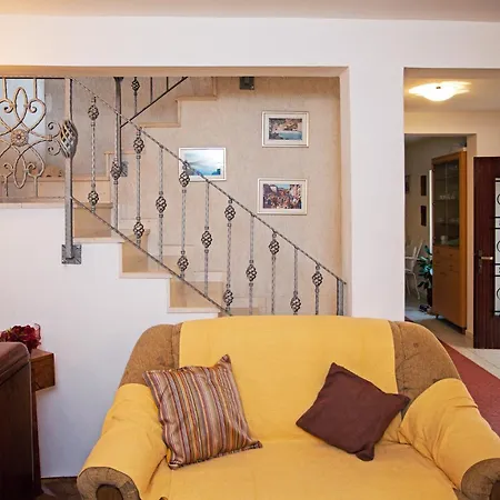 Апартаменты Family-friendly With Swimming Pool Sustjepan, - 17308 Дубровник