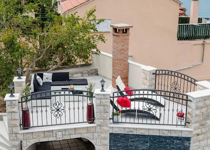 Family-friendly With Swimming Pool Sustjepan, - 17308 Apartman *